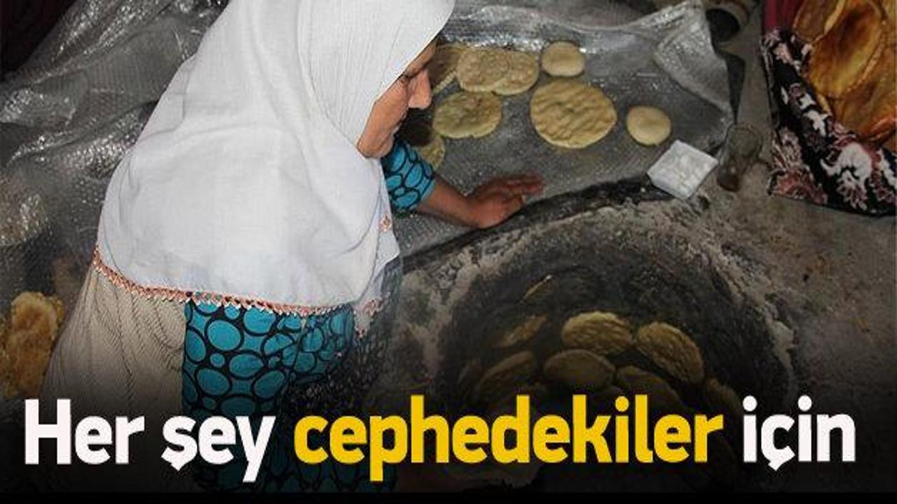 T&uuml;rkmen kadınlar cephedekiler i&ccedil;in tandır başında