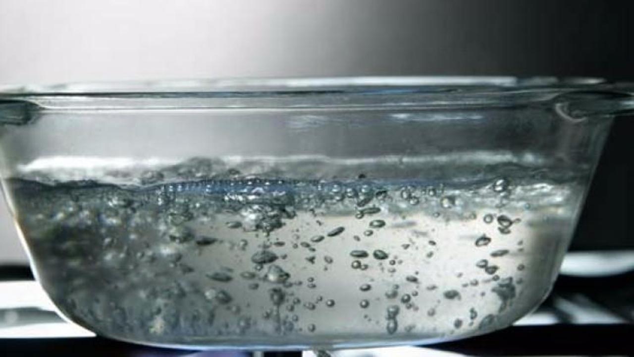 Вскипятить стакан воды. Кипение. Процесс кипения жидкости. Кипение воды физика. Кипящая вода.