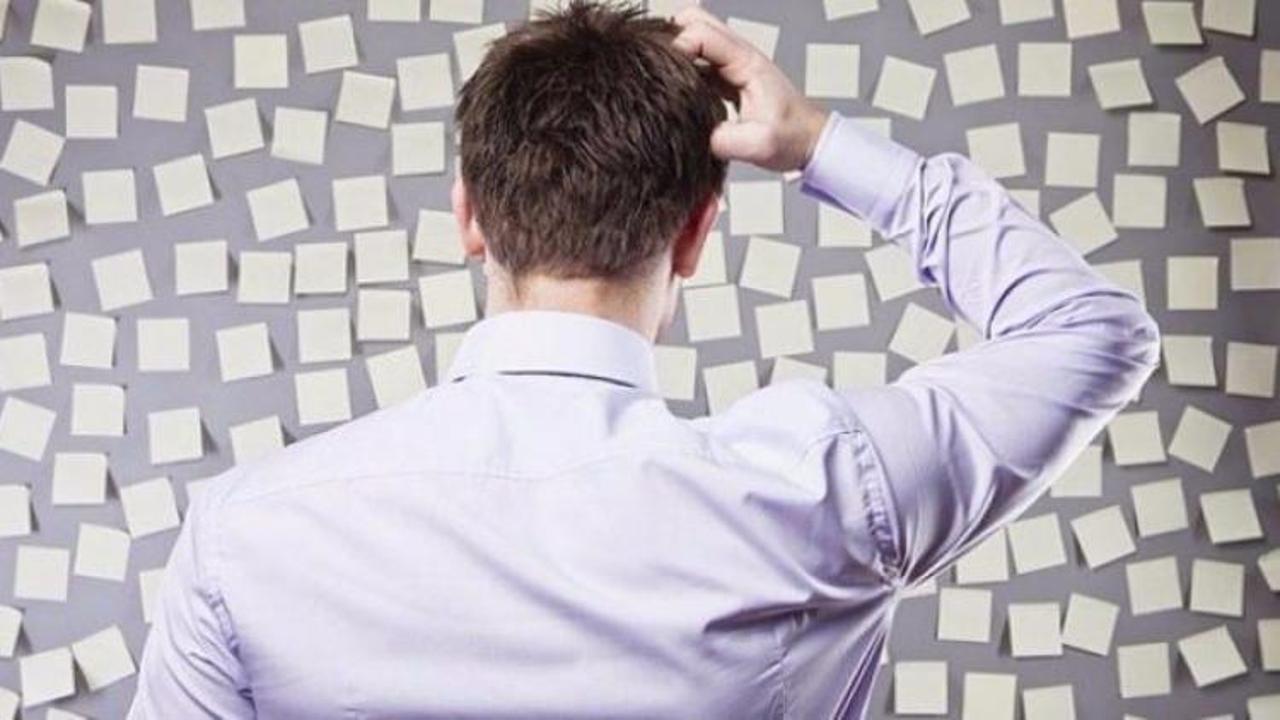 Повторяющаяся проблема. Речь человека. Трудности выбора. Повторяющаяся проблема. Человечек думает.