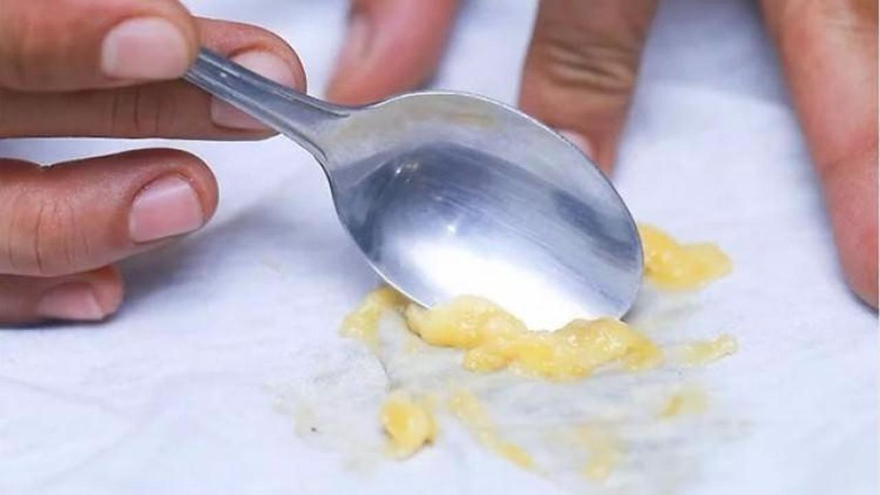 пятна от банана на одежде. вывод пятен с одежды. пятна от банана. чем отстирать банан с детской одежды в домашних условиях. средство от пятен на одежде детской.