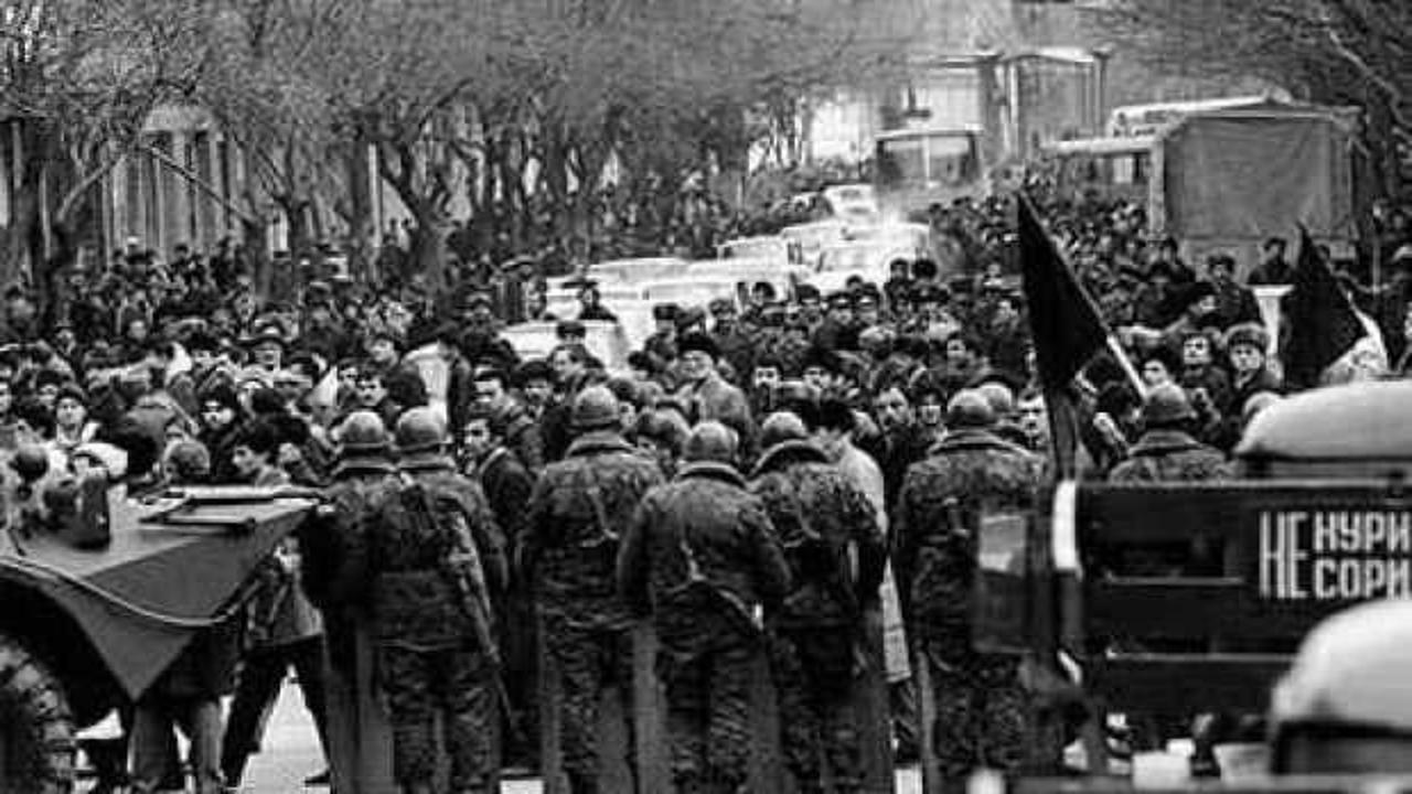 Kanla yazılan tarih 20 Ocak 1990