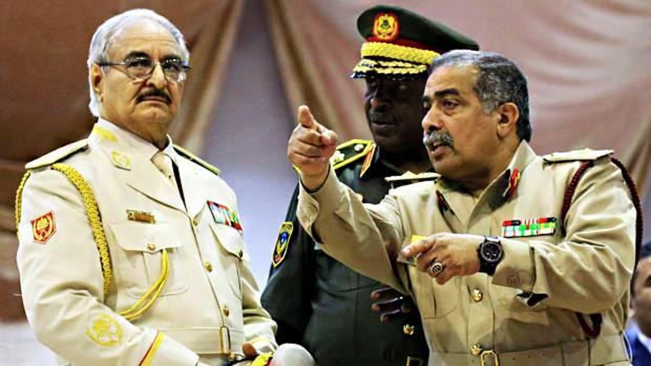 Халифа хафтар. Халиф Хафтар Ливия. Генерал Хафтар и Каддафи. Халифа Хафтар ливийский военный деятель.