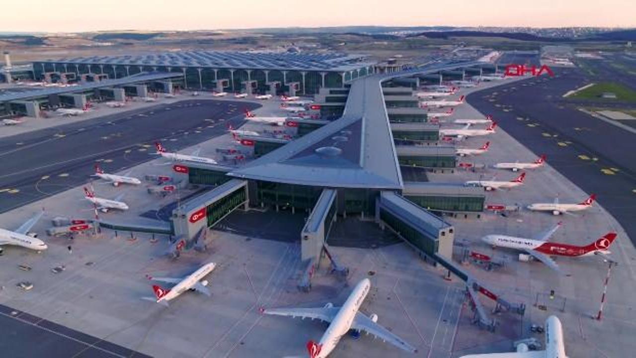 В стамбульском аэропорту прогремели два взрыва - Российская газета