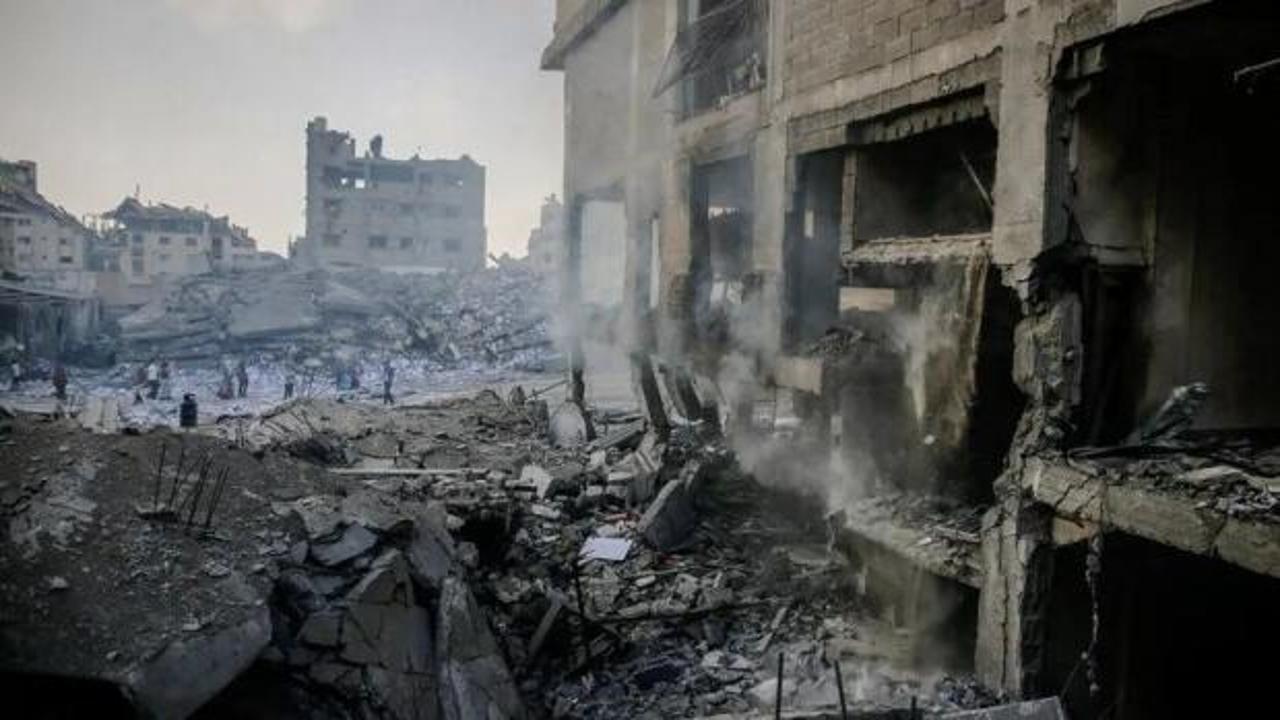 Gazze'de bir binadan iki aileye ait 99 ceset çıkarıldı