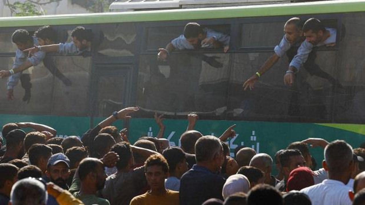 İsrail, Gazze'den alıkoyduğu 60 Filistinli esiri serbest bıraktı
