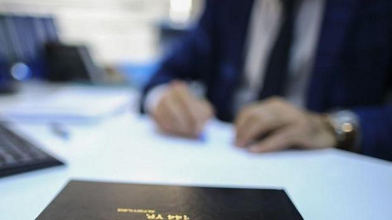Kamu kurumlarında yeni dönem! Milyonları ilgilendiren karar Resmi Gazete'de!