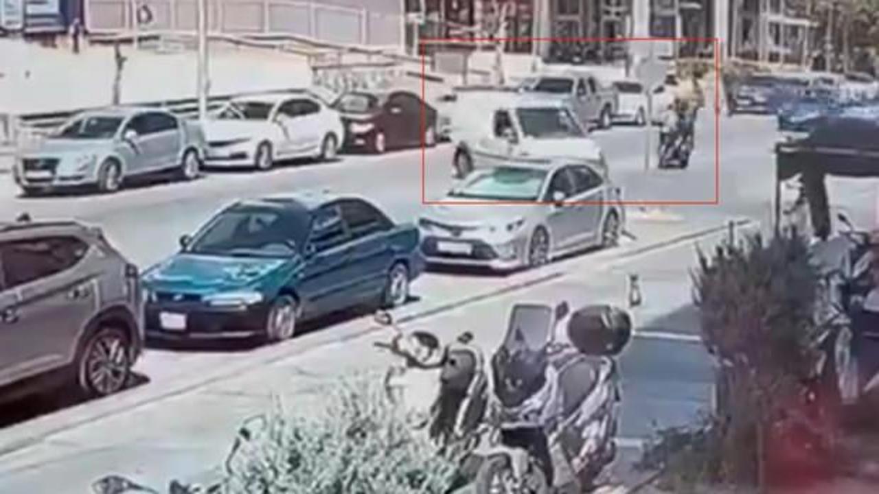 Sağ şeritten sola ani dönüş kazaya yol açtı: 2 polis memuru yaralandı