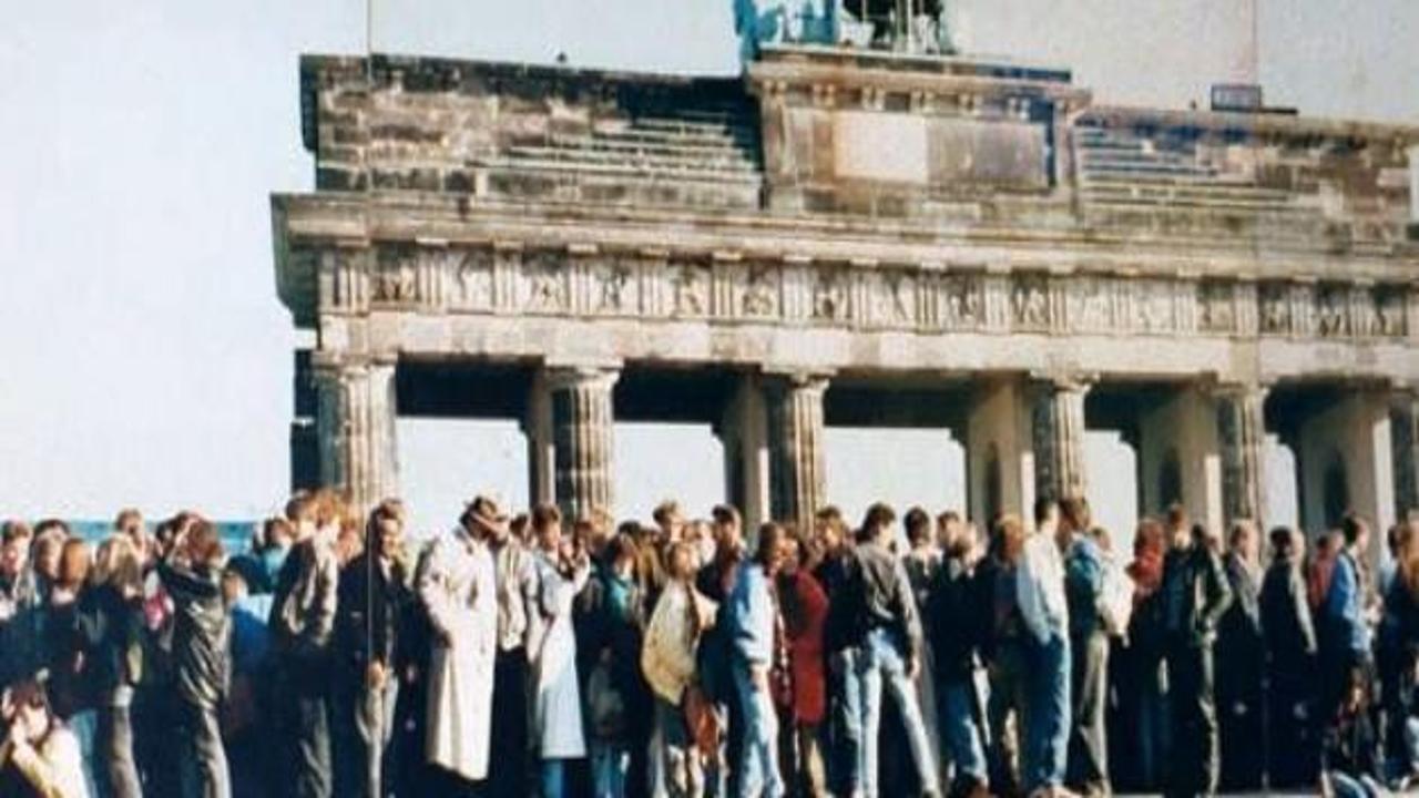 Berlin Duvarı�nın yıkılışı 25 yıl önce bugün Haber 7 GÜNCEL
