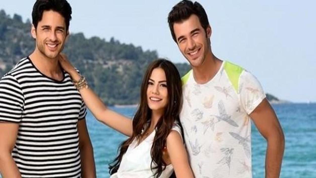 Çilek kokusu. Демет оздемир аслы. Чилек кокусу. Çilek kokusu. Чилек кокусу.