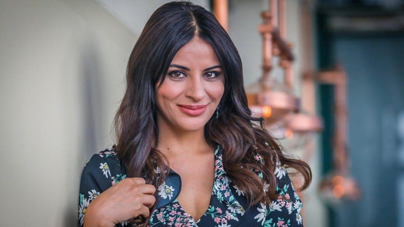 unlu sarkici zara nin 15 yas fotografi sosyal medyada olay oldu magazin haberleri