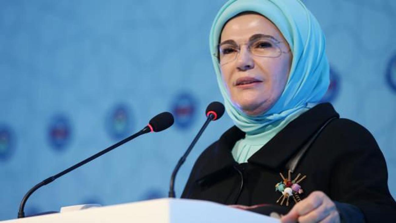 emine_erdogandan_yanan_ormanlari_yeni_fidanlarla_yesertme_cagrisi_1627892804_3527.jpg