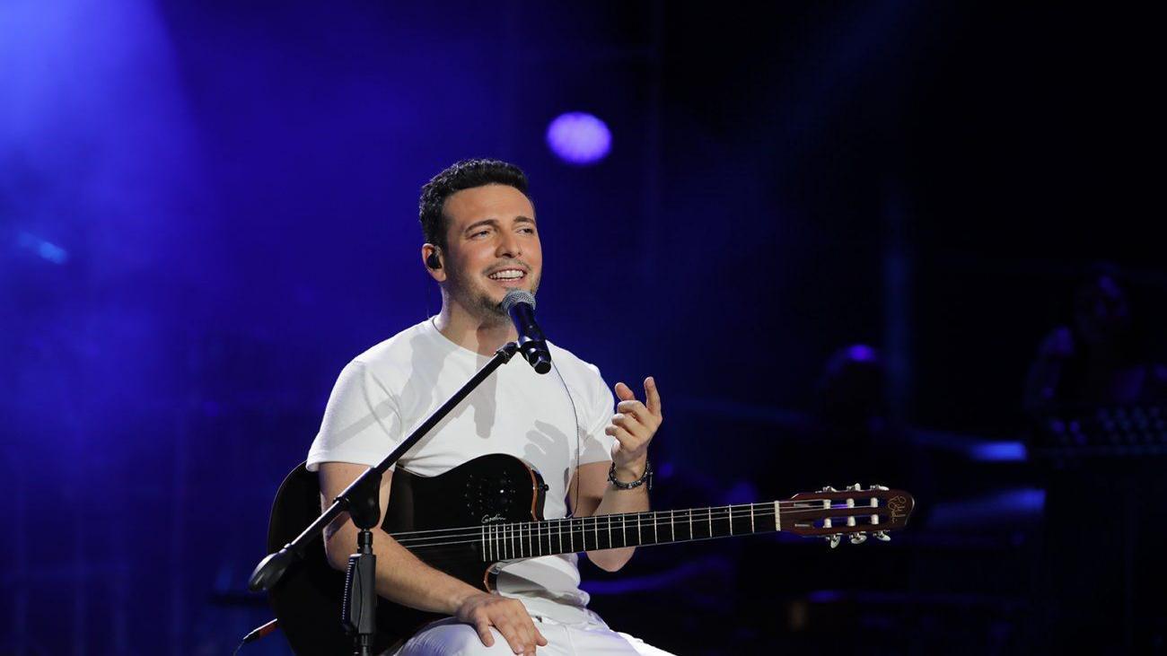 oguzhan_koc_konserinde_surpriz_evlilik_teklifi_1630997488_3151.jpg