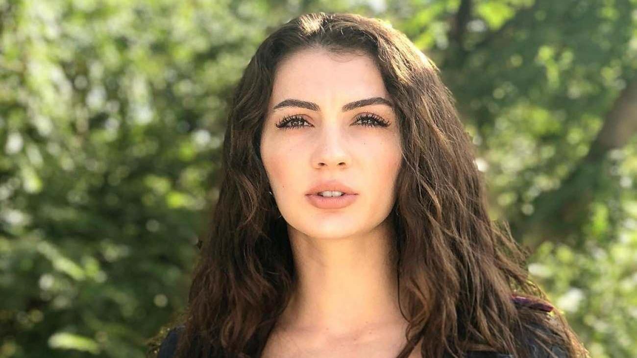 burcu_ozberk_bos_zamanini_yegeniyle_geciriyor_1632734136_8062.jpg