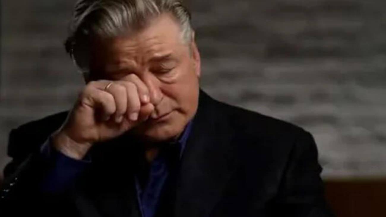 kan_donduran_kaza_sonrasi_alec_baldwin_ilk_kez_konustu_unlu_aktor_hungur_hungur_agladi_1638434889_9408.jpg