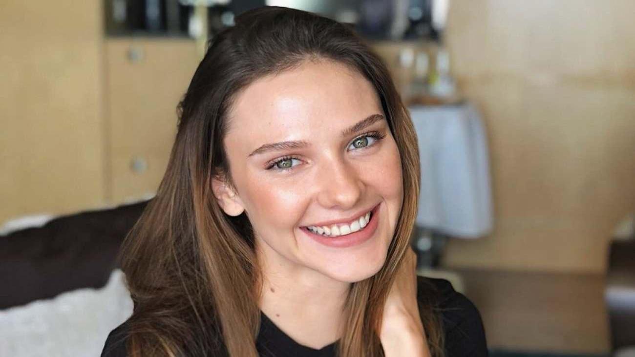 alina_boz_cocukluk_fotografinin_birebir_aynisini_cekildi_1638877990_4387.jpg