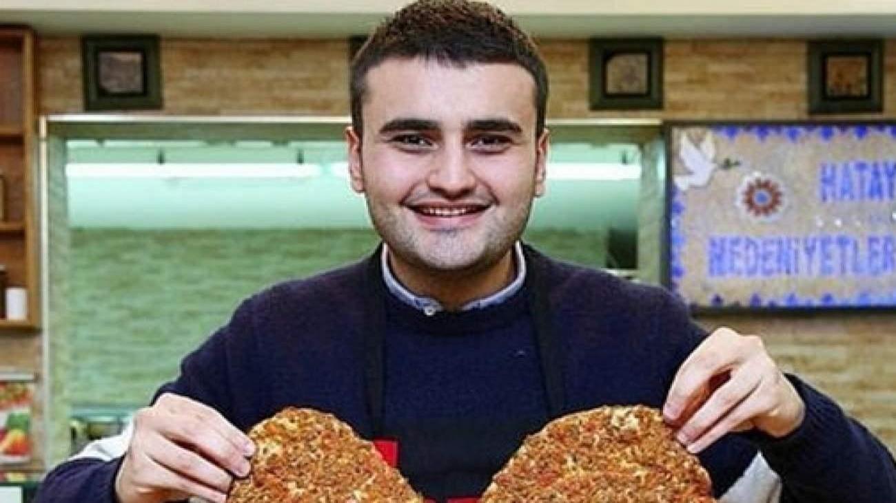 czn_burak_sosyal_medyada_takipci_sayisi_ile_rekora_kosuyor_1638963429_3664.jpg