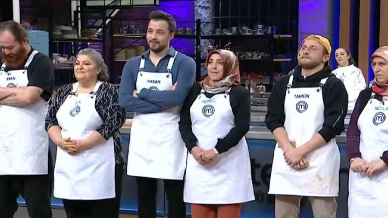 masterchefe_yarismacilarin_anneleri_damga_vurdu_yarismacilar_gozyaslarina_boguldu_1640856013_8444.jpg