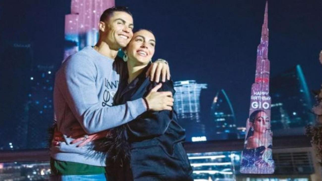 ronaldodan_nisanlisina_50_bin_euroluk_hediye_1643444739_908.JPG
