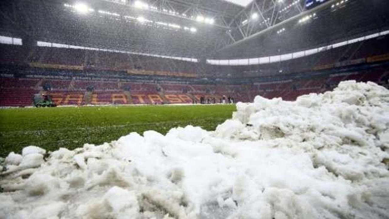 Nef Stadyumu'nun karlı bir fotoğrafı
