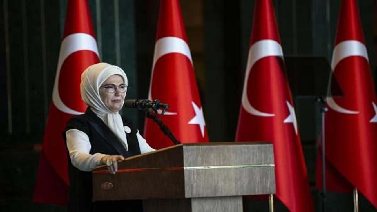 emine_erdogandan_ramazan_bayrami_mesaji_1651473119_0883.jpg