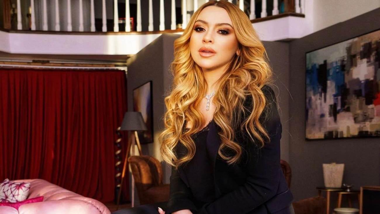 hadise_ilk_kez_konustu_esim_bana_kraliceler_gibi_bakiyor_1651646193_7758.jpg