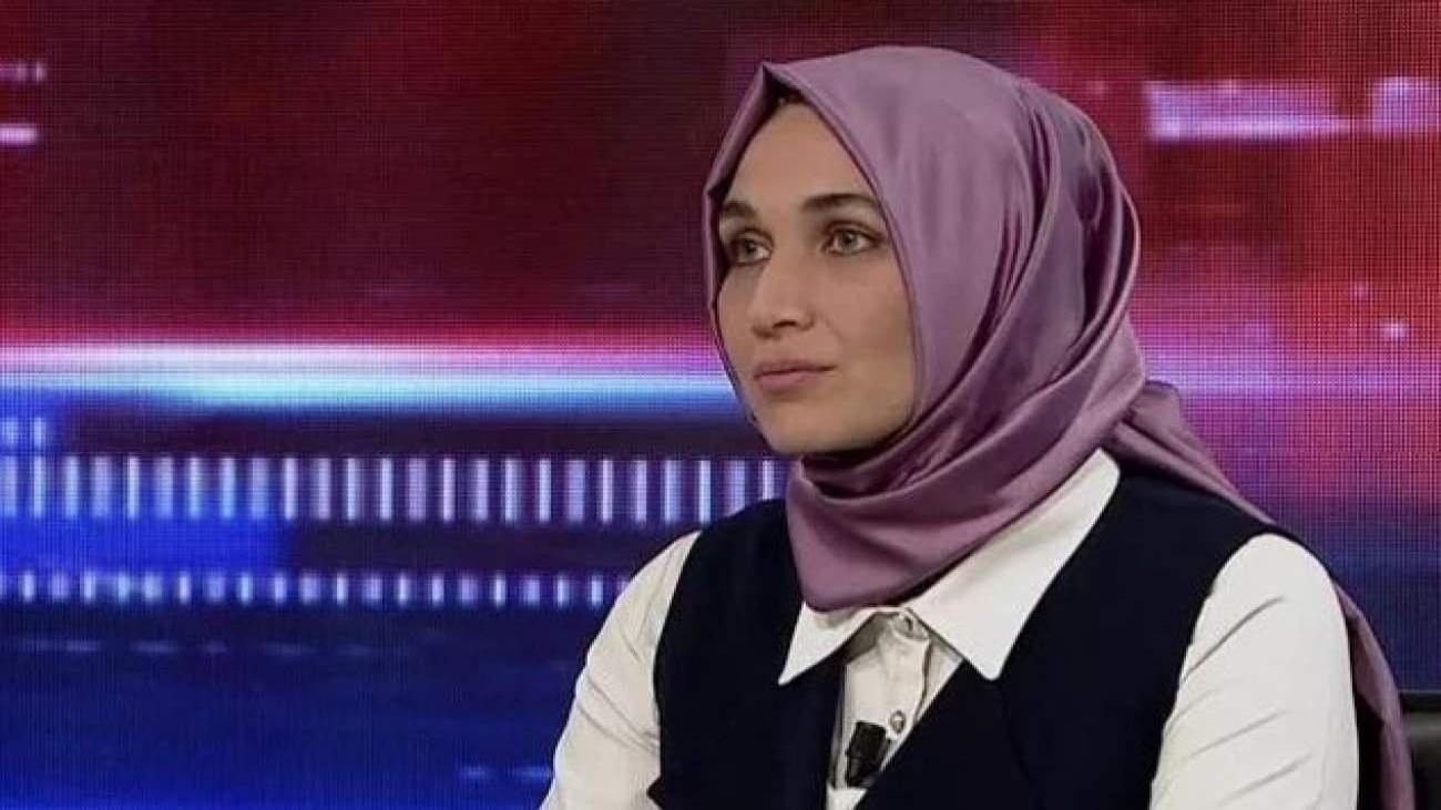 turkiyenin_ilk_basortulu_valisi_kubra_guran_yigitbasi_oldu_kubra_guran_yigitbasi_kimdir_1652346949_2004.jpg