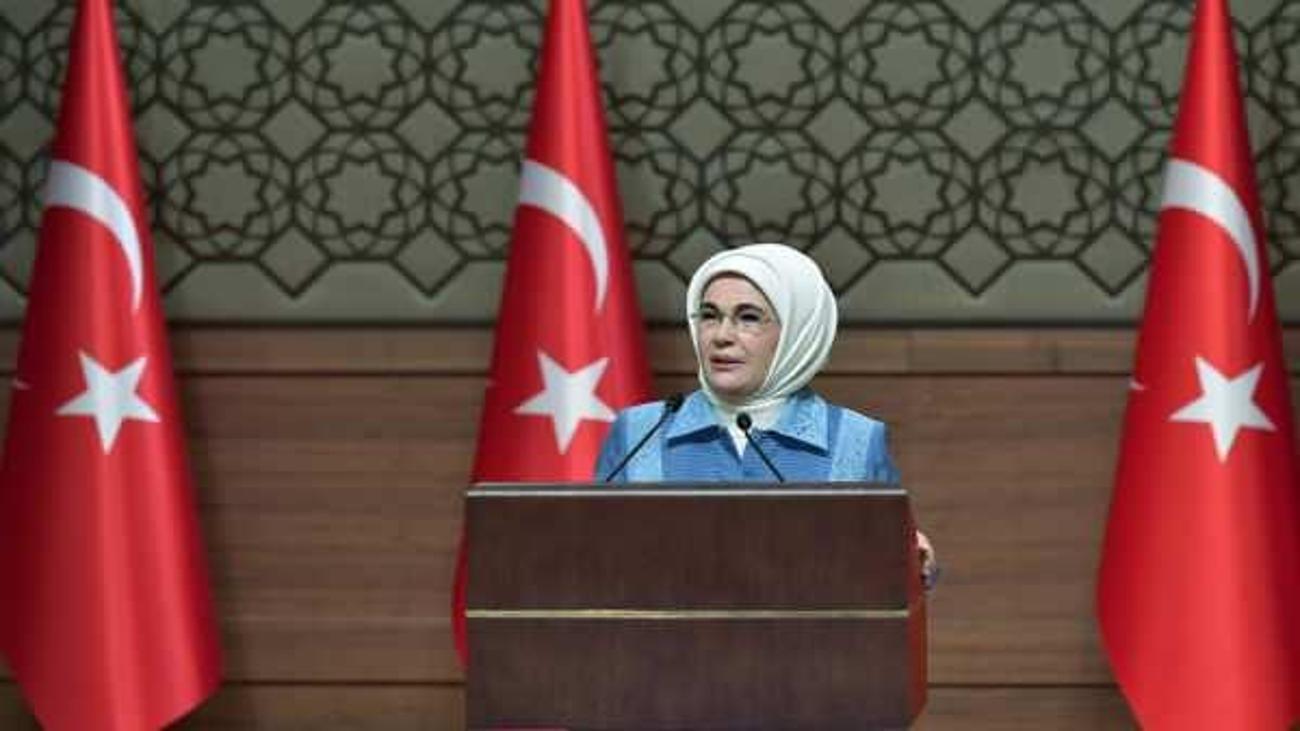 emine_erdogan_cevre_dostu_1000_okul_projesiyle_ilgili_konustu_1654590595_5374.jpg