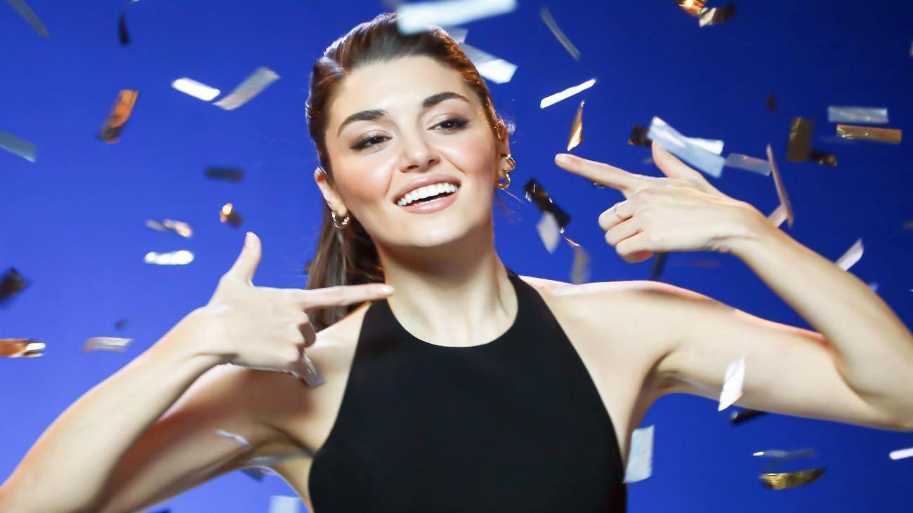 hande_ercel_oyuncu_olmanin_zorluklarini_dile_getirdi_1654676654_5479.jpg
