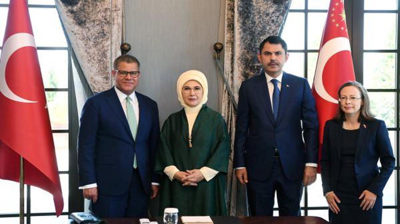 emine_erdogana_bmden_tesekkur_ziyareti_1657182840_6942.jpg