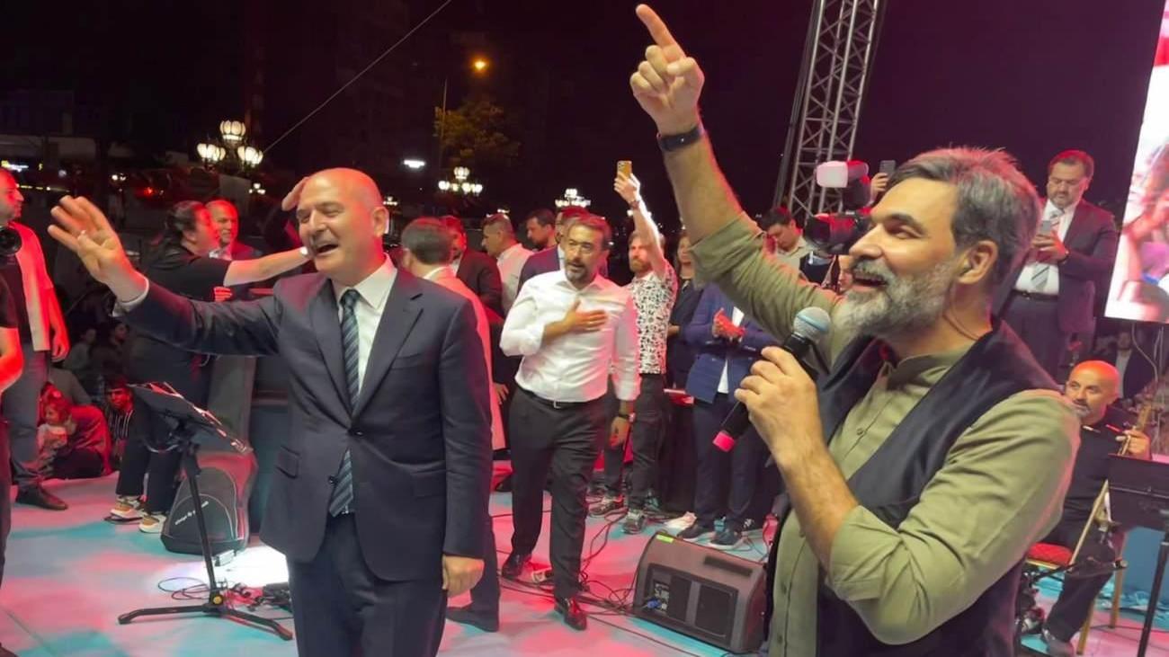 15_temmuzun_yil_donumunde_icisleri_bakani_soylu_ve_ugur_isilak_ayni_sahnede_1657977237_6094.jpg