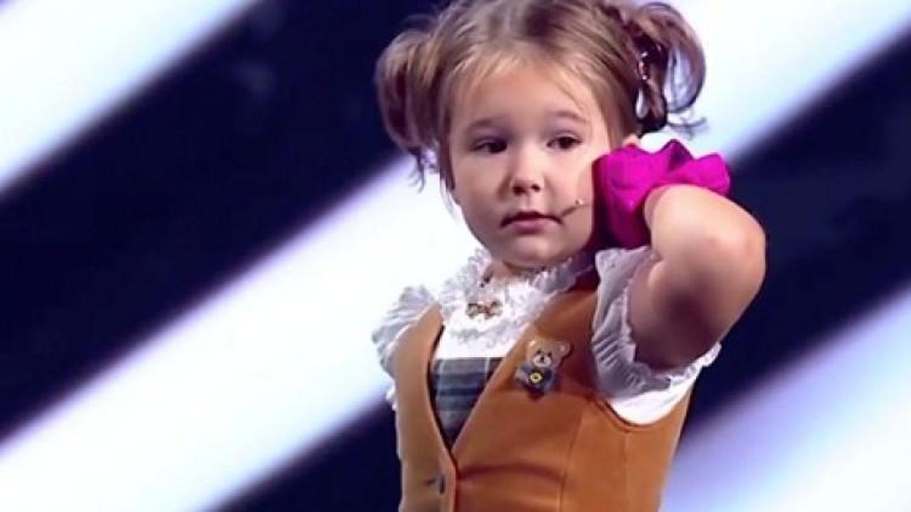 4 yaşında 7 dil konuşuyor Anne/Çocuk Haberleri