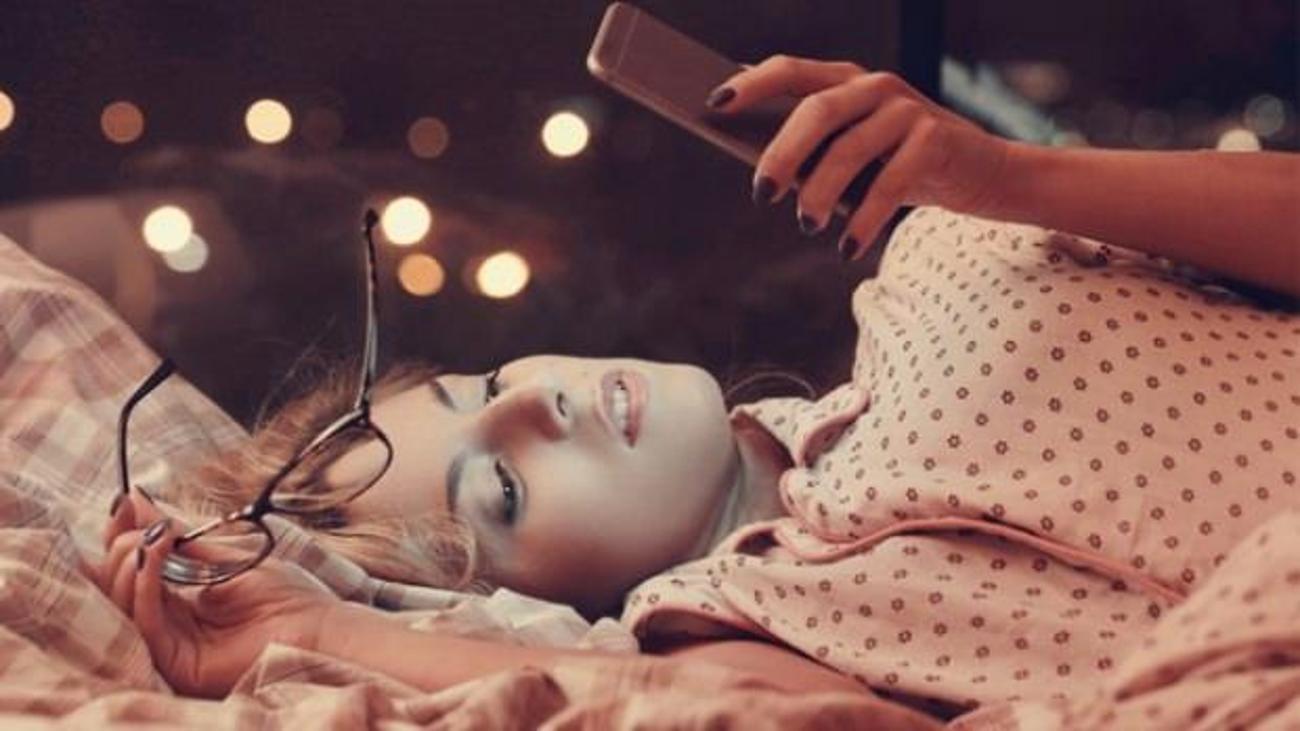 Uyumadan önce telefon kullanmak nelere neden olur? Sağlık Haberleri