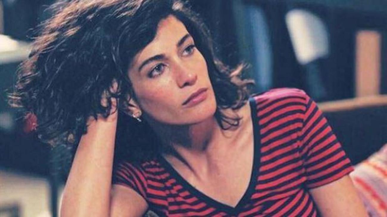 Berrak Tüzünataç�tan şok tweet! &quot;Bursu alıp&hellip;&quot; Magazin Haberleri