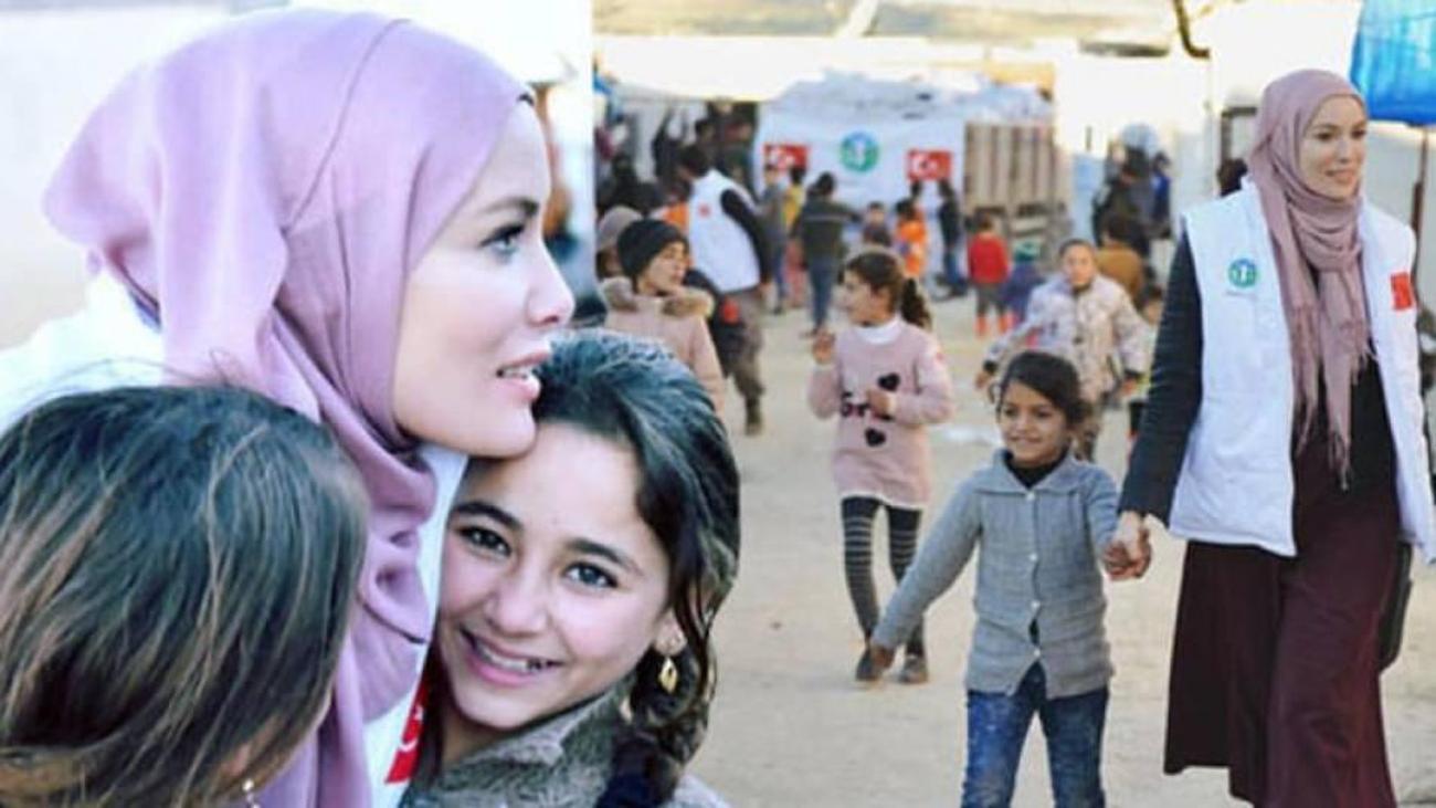 Gamze Özçelik�ten babasıyla poz! Magazin Haberleri