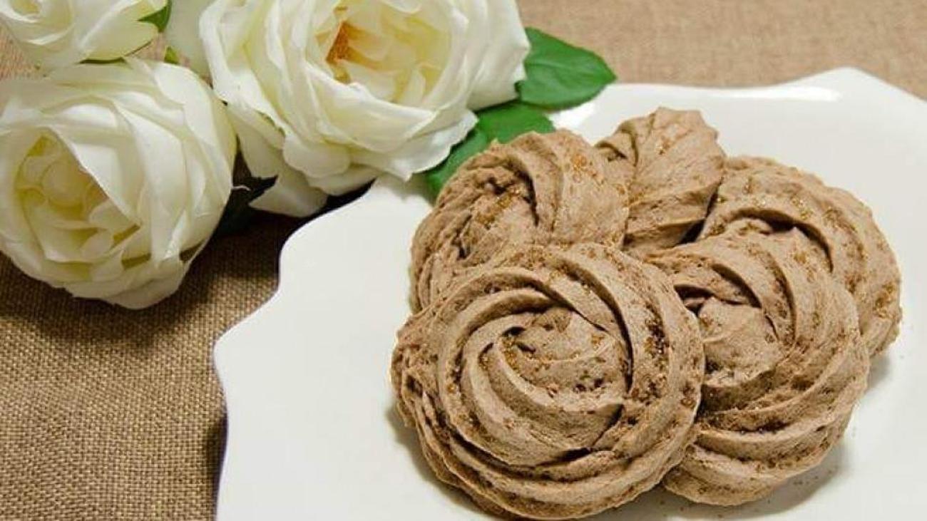 Evde gül kurabiyesi nasıl yapılır? Gül kurabiyesi şekli nasıl verilir