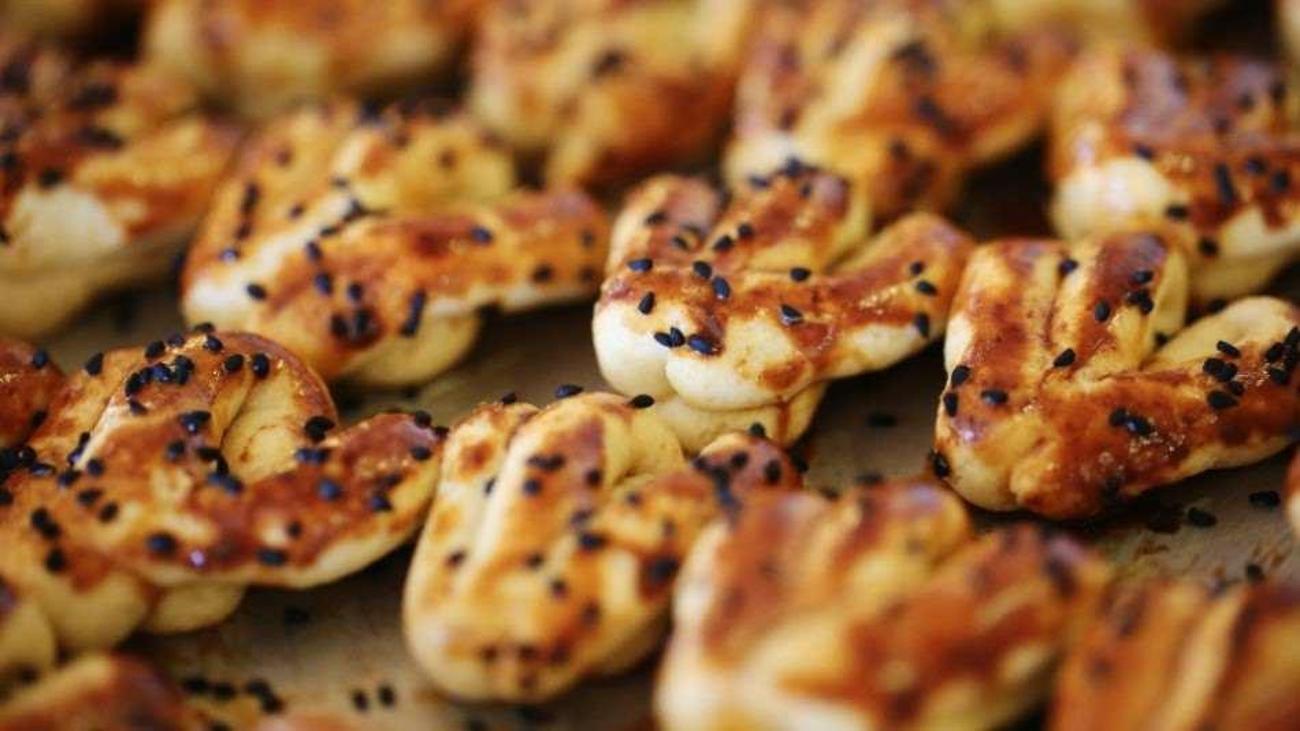 Uzun süre bayatlamayan tuzlu kurabiye tarifi! En kolay tuzlu kurabiye