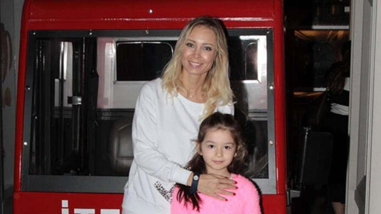 İbrahim Tatlıses�in küçük kızı Elif Ada büyüdü! Magazin