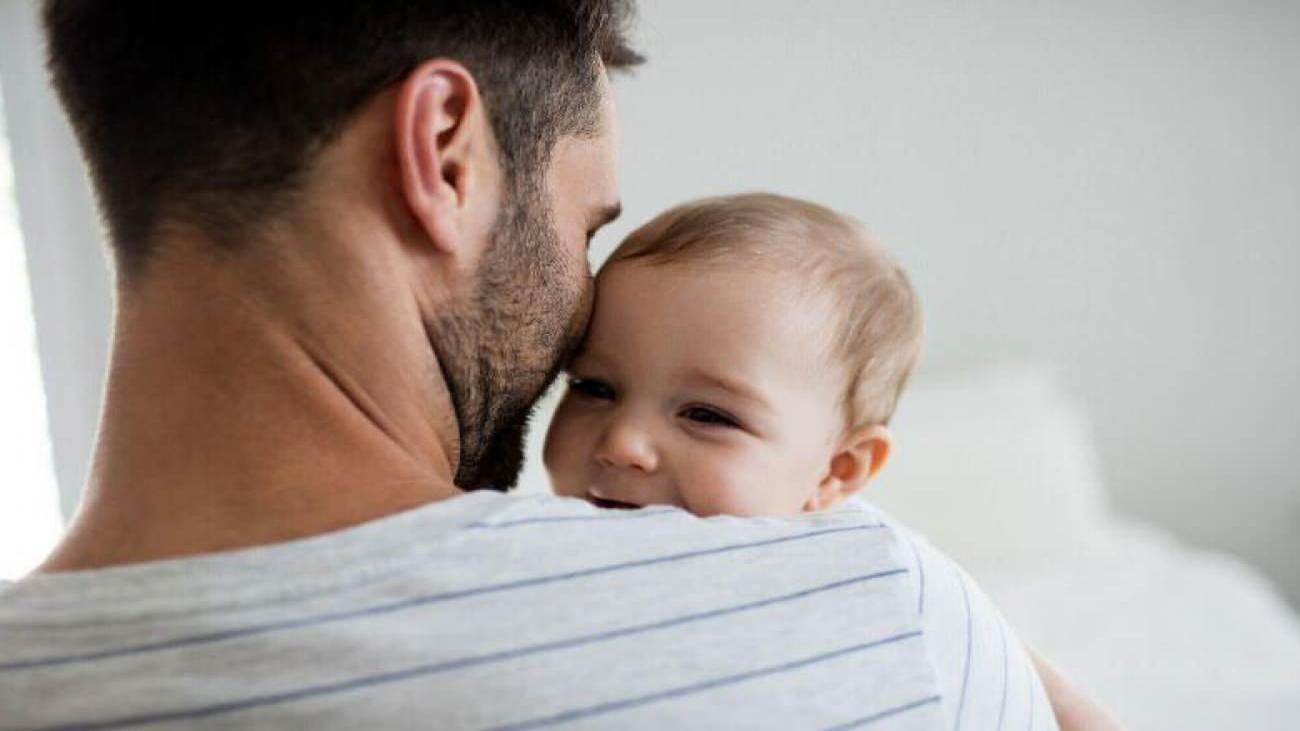 Bebeğin kulağına ezan okuma! Bebeğe isim verirken ezanı kim okur? İsim