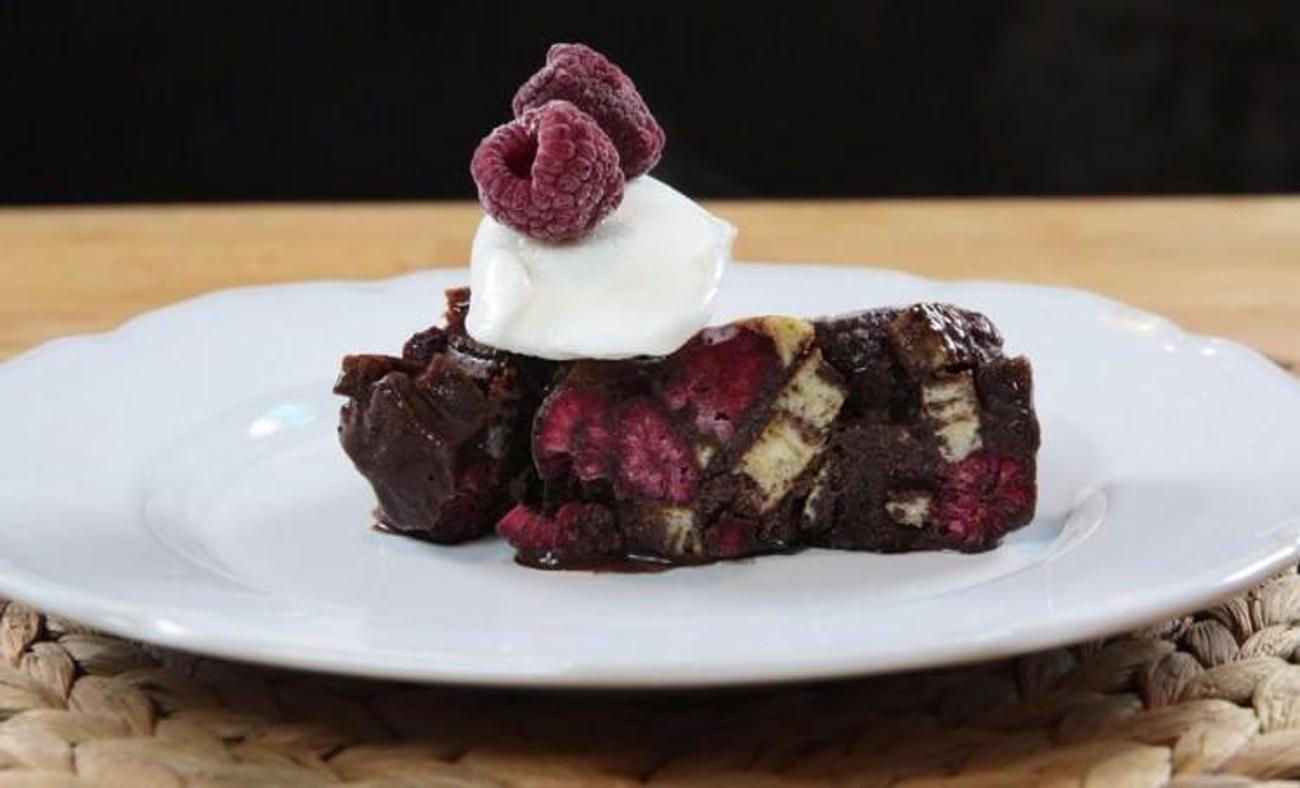 Pancakeli frambuazlı mozaik pasta tarifi