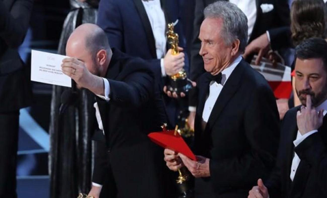 Oscar töreninde büyük skandal! Yanlış filme gitti