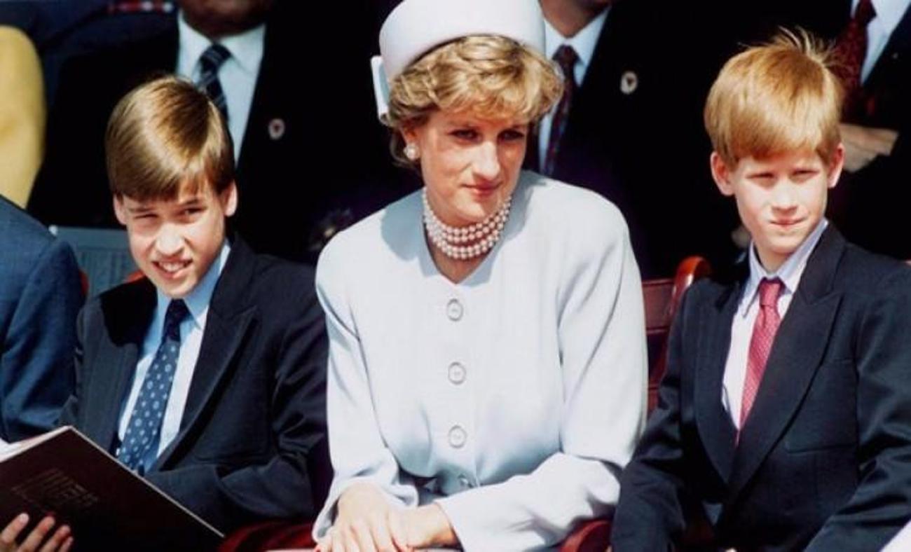 Prens William ve Harry, anneleri Diana'yı anlattı