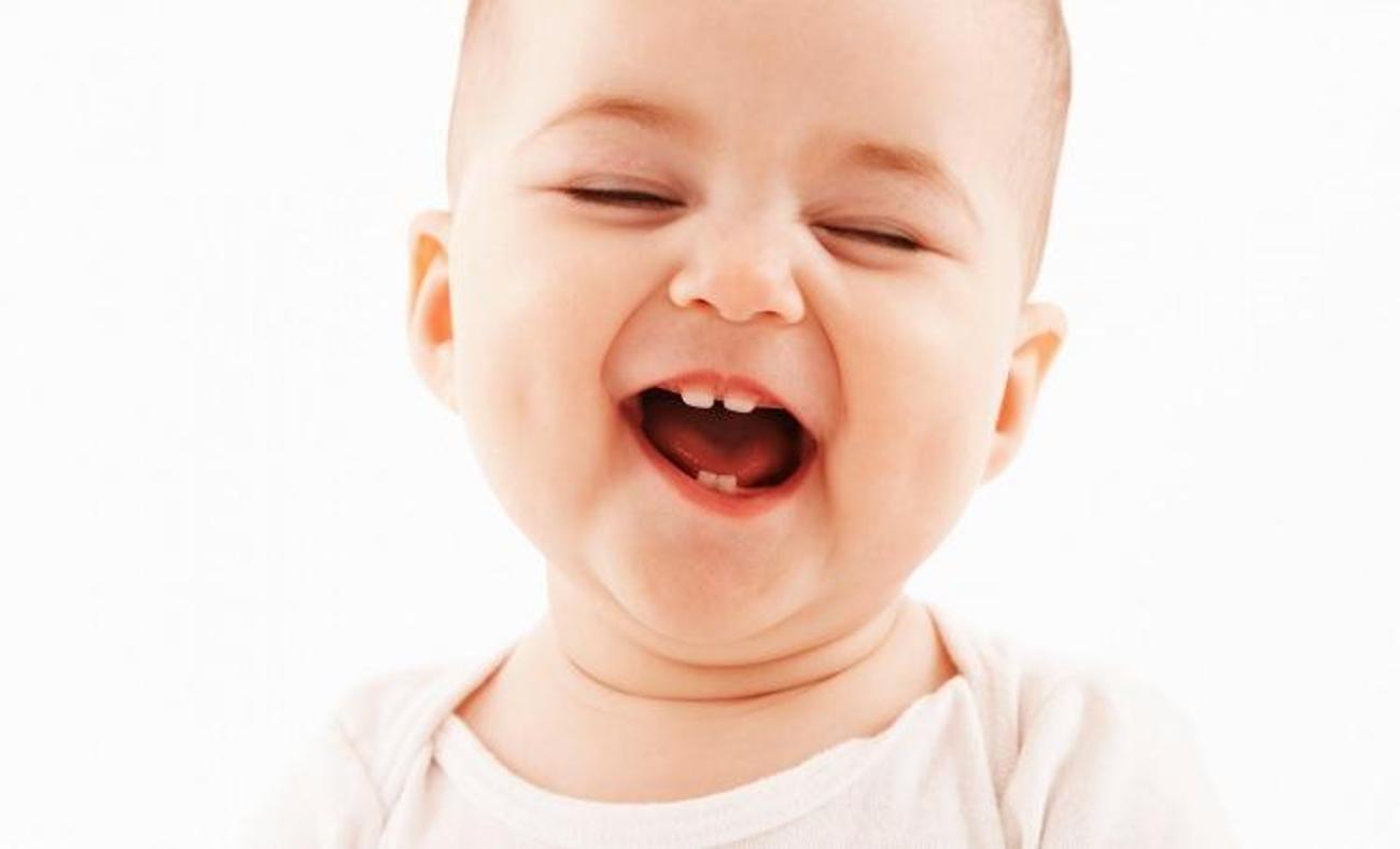 Bebeklerde diş çıkarma dönemi nasıl atlatılır? Diş çıkarma belirtileri