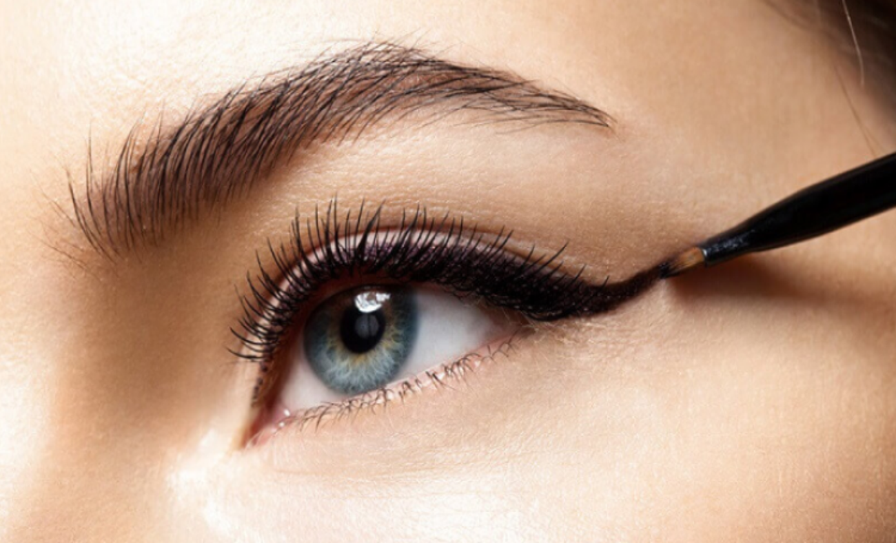Mükemmel eyeliner nasıl sürülür? 