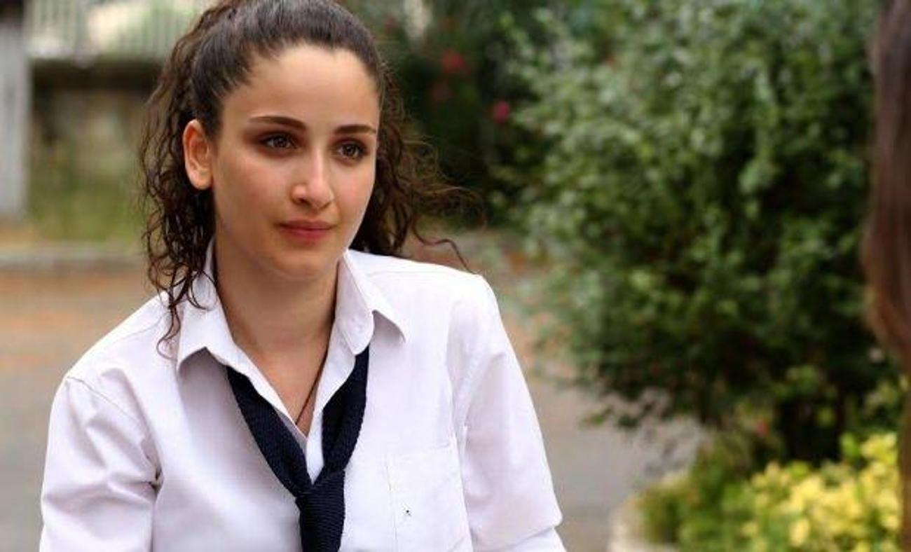 G&ouml;k&ccedil;e Akyıldız oğlu ile ilk kez fotoğraf paylaştı