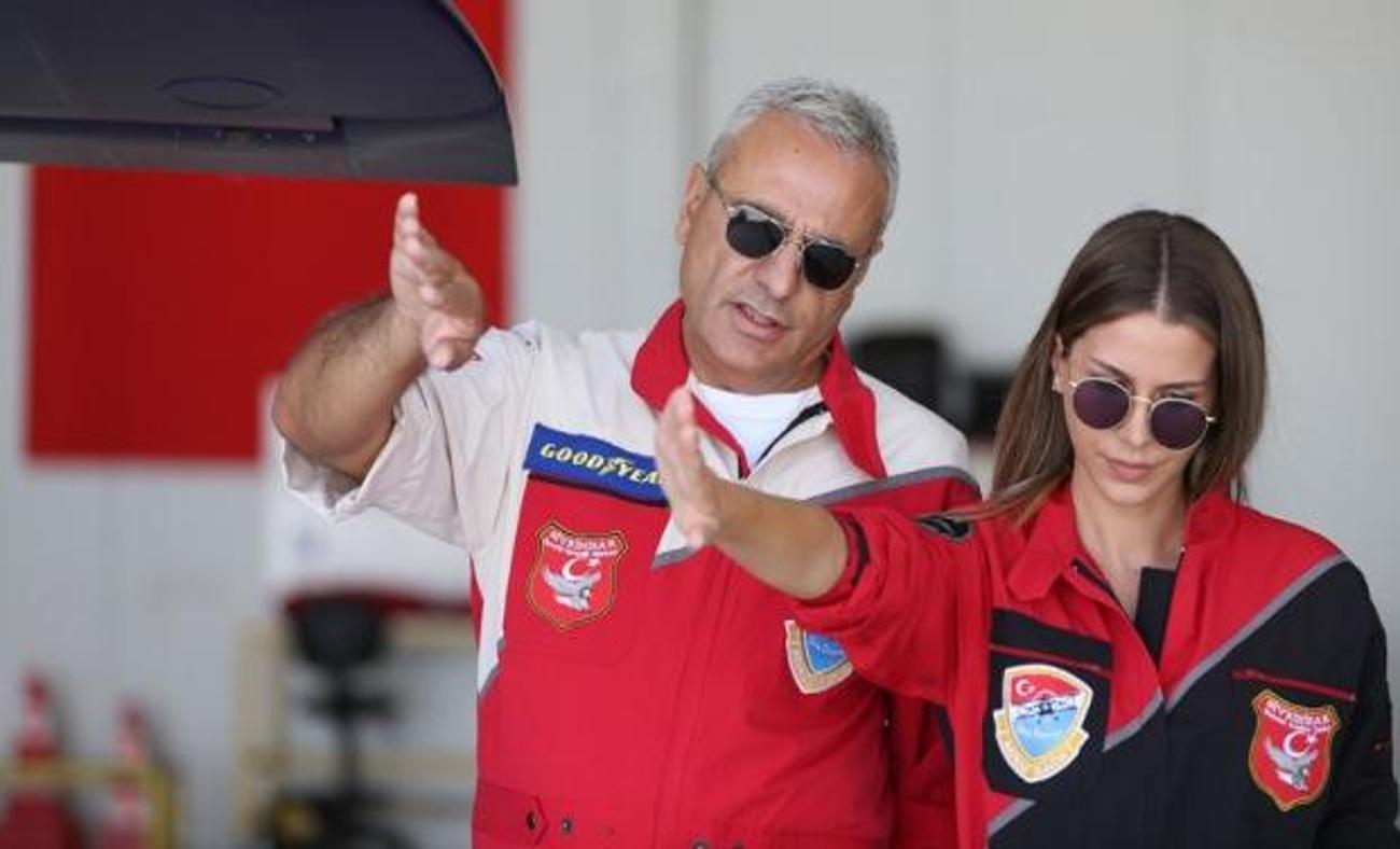 Türkiye'nin tek sivil kadın akrobasi pilotu
