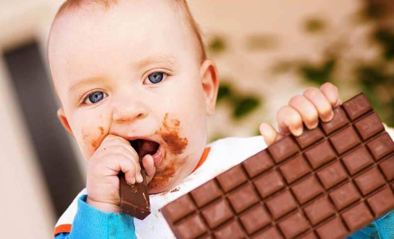 Bebekler çikolata yiyebilir mi? Bebekler için çikolatalı süt tarifi