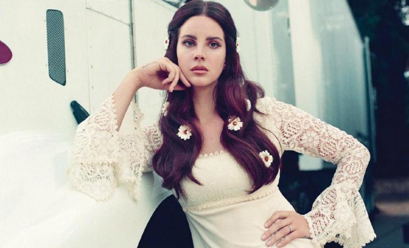 Lana Del Rey milyonlara şiir okuyor!
