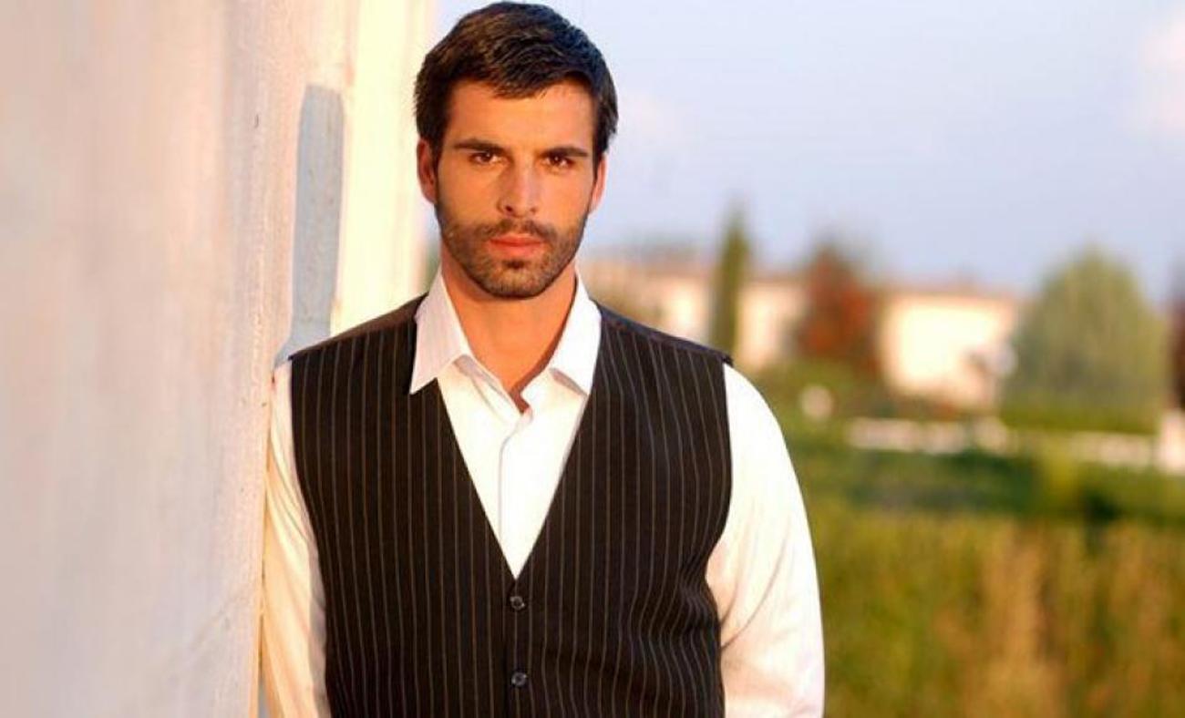 Mehmet Akif Alakurt şimdi de bayrağımıza dil uzattı! Harekete geçildi