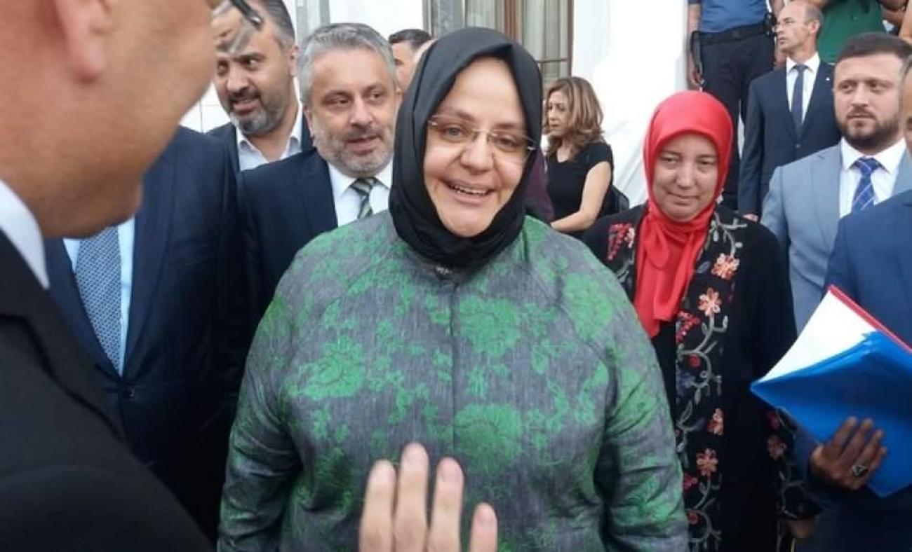 Bakan Zehra Zümrüt Selçuk'tan 'evlilik yıl dönümü' paylaşımı