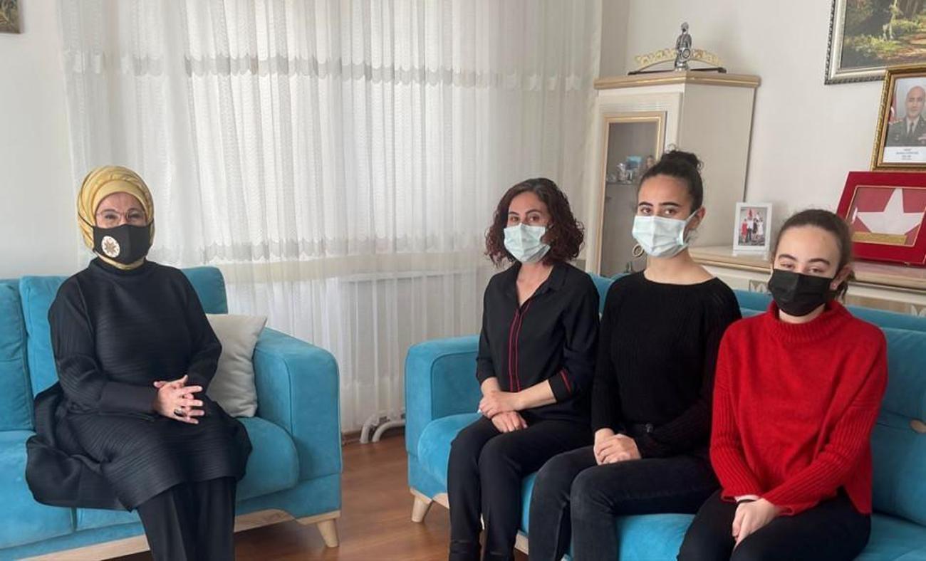 Emine Erdoğan'dan şehit ailesine taziye ziyareti